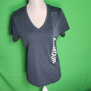 Under Armour "Loose Heat Gear" Tiny Pile In Front As Pictured Medium